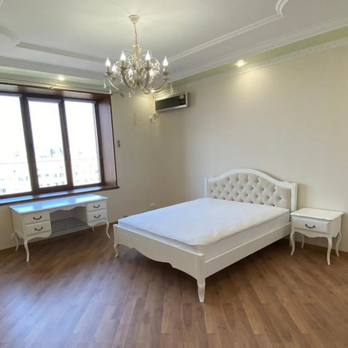 Кровать Авиньон 1800х2000 с каретной стяжкой