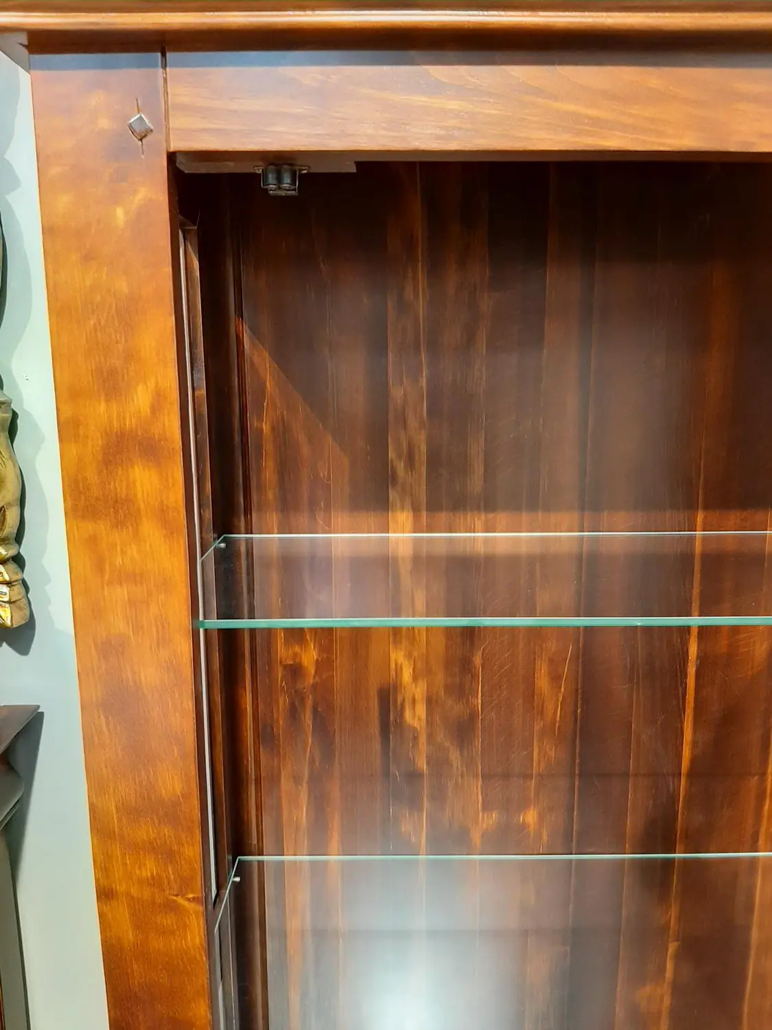 Шкаф с витриной Луи Филипп, стекло ОВ 01 (ручка слева)