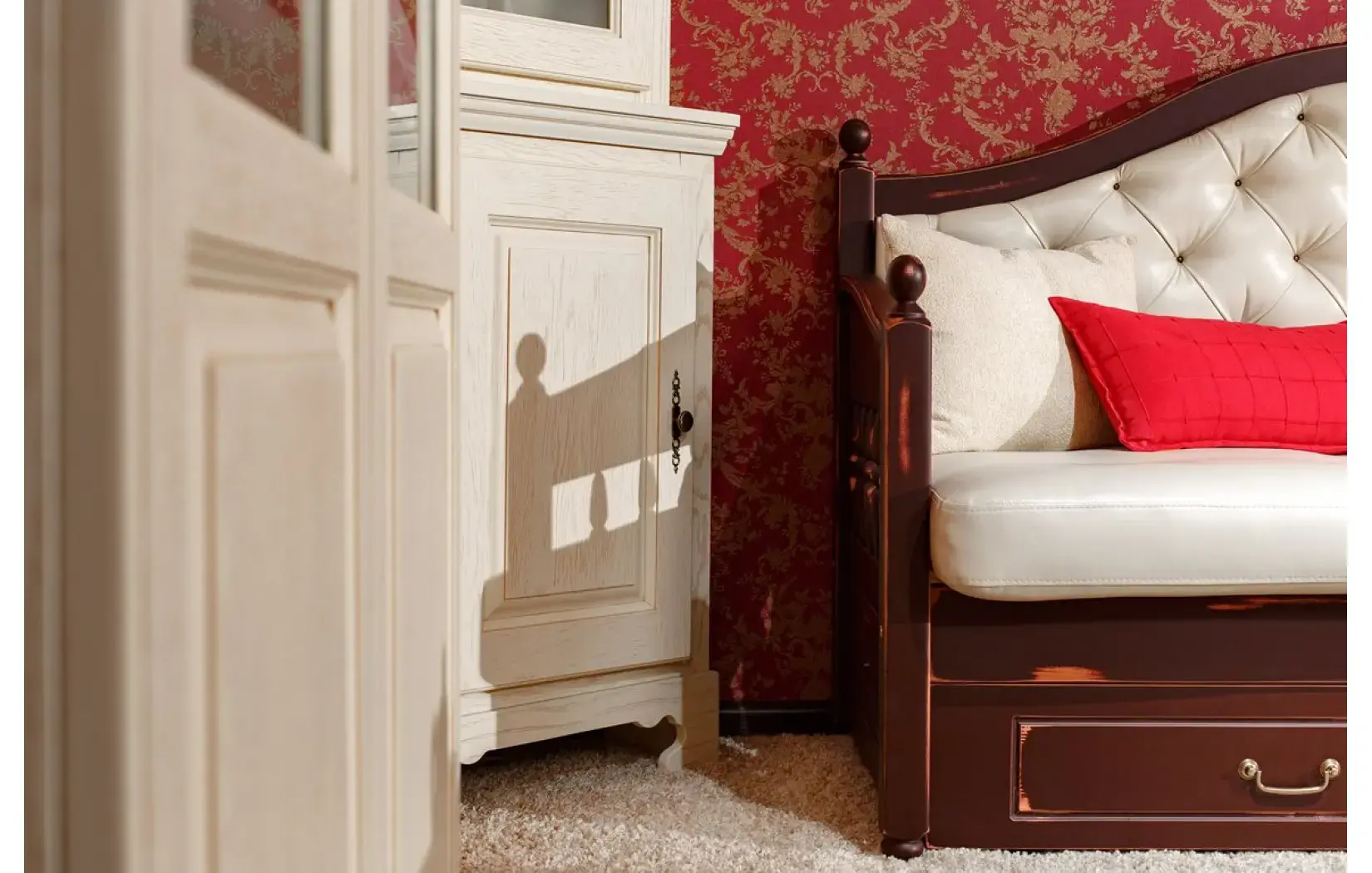 Сервант Валенсия 2-80  сосна