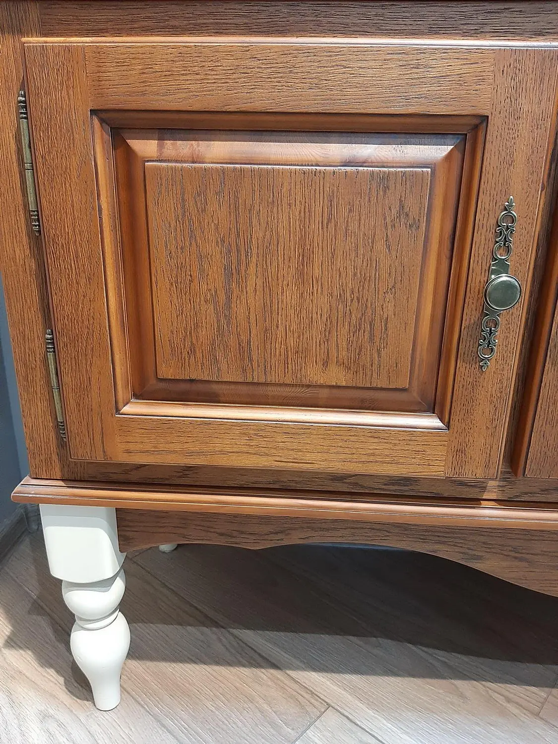 Сервант 3 створчатый  Бьерт 1-56 сосна