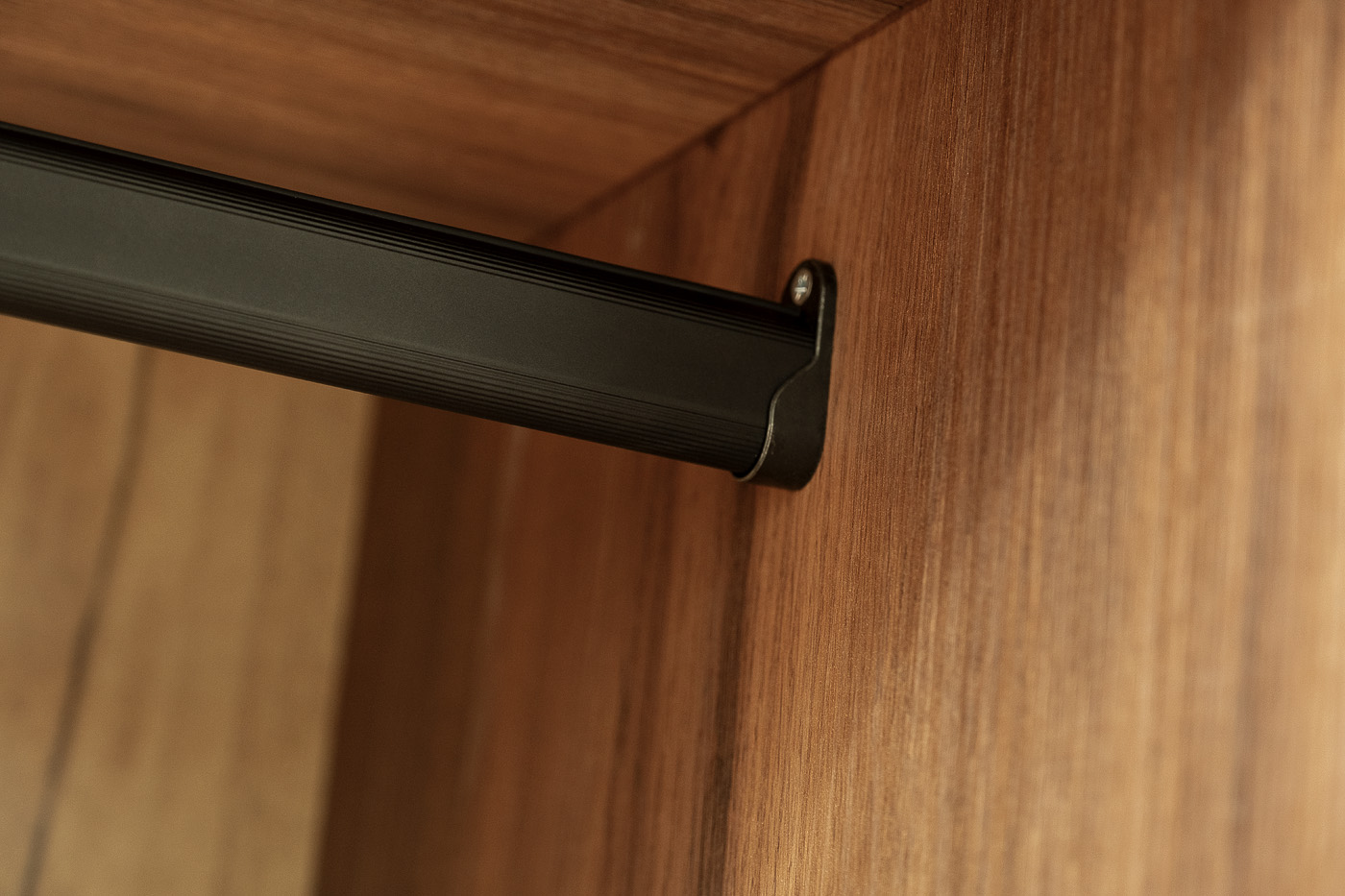 GD-10004-2 Шкаф Alto двухдверн c выдвижными ящиками, цвет дуб Барокко, дверцы стекло 100*57*228.5см