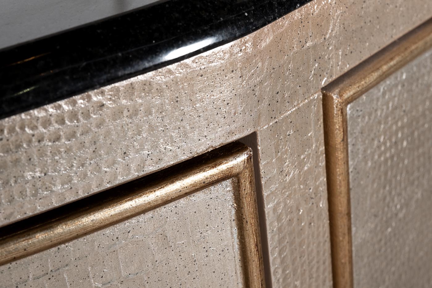 ART-N2911-S Комод серебристый с каменн.столешницей 