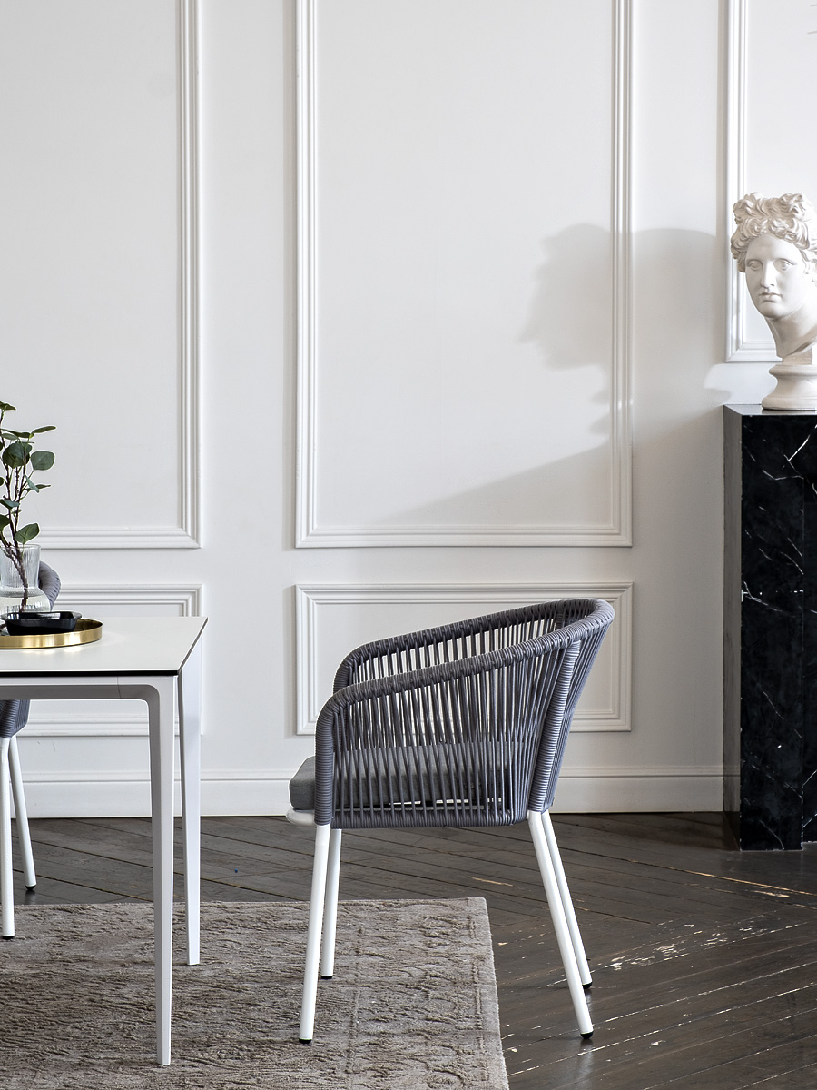 "Малакио" обеденная группа на 4 персоны со стульями "Марцелло", каркас белый, роуп светло-серый